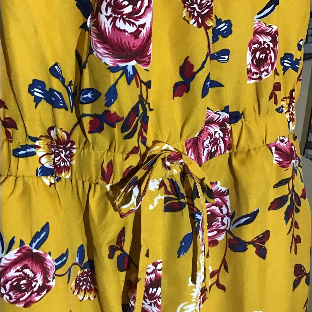 Woman’s Size Extra-Large New Without Tags Romper - image 5